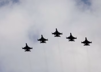 China recrudece su acoso contra Taiwán: 13 aviones y 5 buques del régimen rodearon la isla en las últimas 24 horas