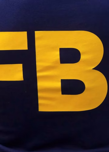 El hijo del hombre que planeó asesinar a Trump fue arrestado por poseer imágenes de pornografía infantil