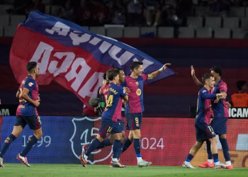 La UEFA sanciona al Barça por los símbolos nazi que mostraron en el partido de Champions contra el Mónaco