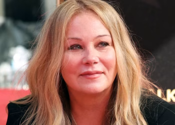 Christina Applegate reveló que su esclerosis múltiple ha empeorado: “Me acuesto gritando”