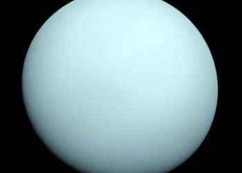 Más cerca de resolver el misterio de Urano: un estudio revisó datos de hace 40 años y encontró nuevas pistas
