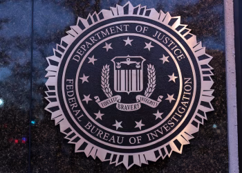 El FBI halló 150 bombas en una casa en Virginia: es uno de los mayores arsenales de explosivos caseros jamás incautados