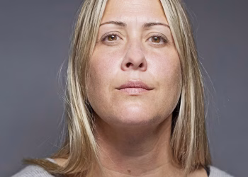 La hija de Pelicot, Caroline Darian, demanda a su padre por violación