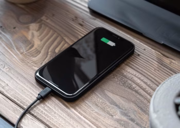 No dañes más tu celular: los 5 errores más comunes al cargar el teléfono que deterioran la batería