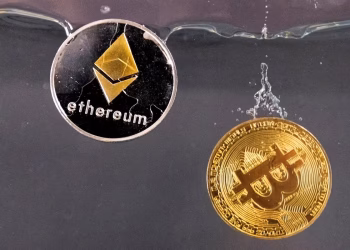 Fuerte caída de Bitcoin y Ether, las dos criptomonedas más importantes: ¿anticipo de un lunes negro?