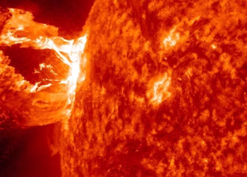 La NASA advirtió que la intensa actividad solar podría provocar apagones y cortes de radio e internet en la Tierra