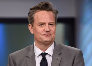 El médico de Matthew Perry se declarará culpable por suministrarle ketamina de forma indebida