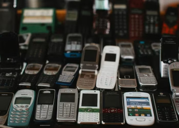 Si tienes un iPhone, Motorola o Nokia viejo, podría valer miles de euros o dólares: ponlo a la venta