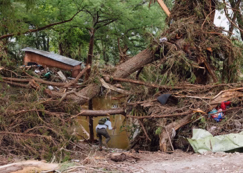 Suman más de 100 muertes por las devastadoras inundaciones repentinas en Texas