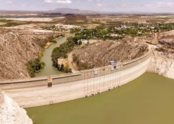 Hallazgo científico: el peso del agua en todas las represas del mundo modificó el eje de rotación de la Tierra