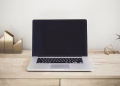 Estas son las diferencias entre una laptop y una notebook: cuál elegir según tus necesidades