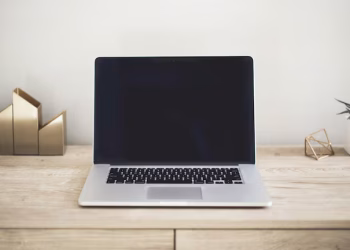 Estas son las diferencias entre una laptop y una notebook: cuál elegir según tus necesidades