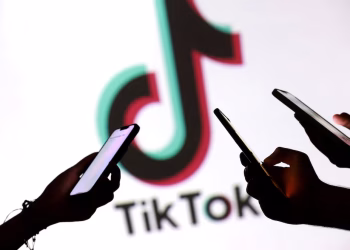 El algoritmo de TikTok refuerza hábitos adictivos en millones de usuarios que pasan horas en la app