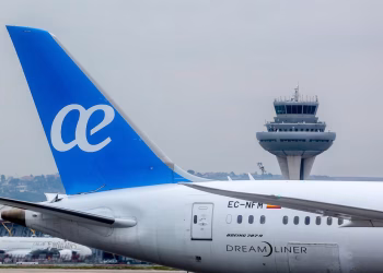 Air Europa, Plus Ultra e Iberia cancelan temporalmente sus vuelos a Caracas tras la alerta de EEUU por riesgo en el espacio aéreo venezolano