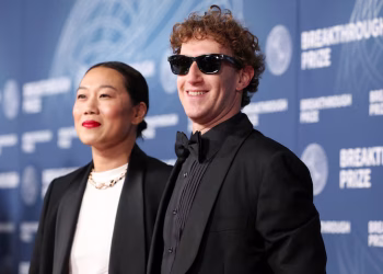 Mark Zuckerberg y Priscilla Chan cambian el objetivo de su fundación: menos científicos, más IA