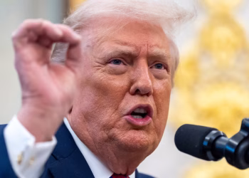 Donald Trump ordenó un bloqueo total a los barcos petroleros sancionados que entran y salen de Venezuela