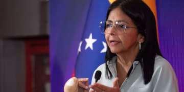 Delcy Rodríguez: “Desconocemos el paradero de Maduro y Cilia Flores”