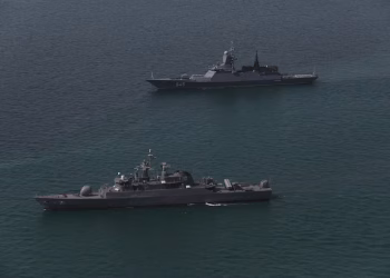 Crecen los movimientos militares de EEUU cerca de Irán: las negociaciones nucleares quedaron estancadas