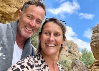 El régimen de Irán condenó a una pareja de turistas británicos a 10 años de cárcel: los acusa de espionaje