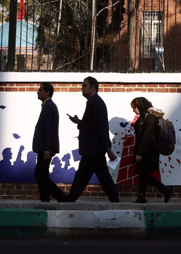 Estados Unidos recomendó a sus ciudadanos abandonar Irán inmediatamente o buscar refugio