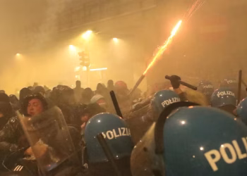 Meloni dijo que los responsables de las violentas protestas contra los JJOO de Invierno actuaron “como enemigos de Italia”