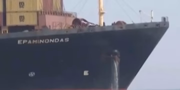 Irán exhibe los barcos portacontenedores secuestrados y recrudece sus amenazas a quienes naveguen por el estrecho de Ormuz