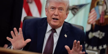 El simbólico regalo del rey Carlos III a Donald Trump: “Si Estados Unidos necesita ayuda, solo tiene que hacerla sonar”