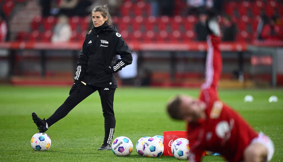 Histórico: una entrenadora fue elegida para dirigir un equipo masculino en una importante liga de fútbol en Europa