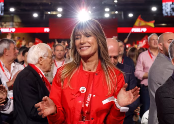 Procesan a la primera dama de España por tráfico de influencias, corrupción en los negocios, malversación de caudales públicos y apropiación indebida