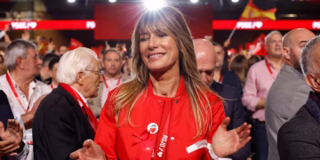 Procesan a la primera dama de España por tráfico de influencias, corrupción en los negocios, malversación de caudales públicos y apropiación indebida