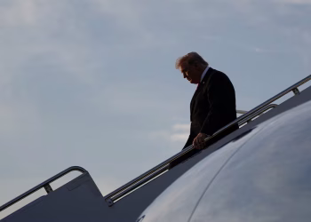 Ante los comicios en noviembre, Trump enfrenta el dilema de acordar con Irán o reiniciar la guerra en Medio Oriente
