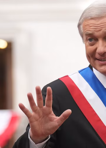 Chile: la oposición criticó a Kast por aclarar que la promesa de expulsar a 300 mil migrantes era “metafórica”