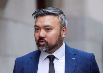El Reino Unido condenó a dos agentes encubiertos de China en un caso de espionaje a disidentes