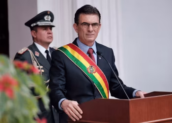 Presidente Paz reitera que no habrá privatizaciones ni «tarifazos»