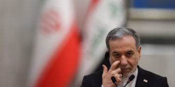 Pese al pacto firmado con Estados Unidos, Irán insiste en controlar Ormuz y pone en peligro la tregua en Medio Oriente