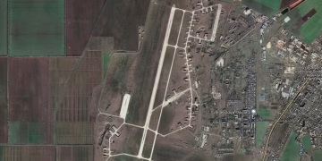 Ucrania atacó una base aérea rusa clave en Crimea en medio de contactos diplomáticos con Trump
