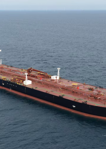 Revelan que Rusia usó barcos de su flota clandestina para lanzar drones que interrumpieron el tráfico aéreo en Europa