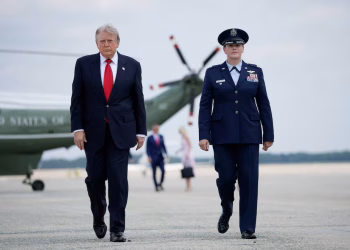 Trump ordenó detener los bombardeos contra Irán para negociar un acuerdo, aunque advirtió: “O avanzan rápido o no avanzan”