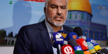 El grupo terrorista Hamas confirmó el acuerdo para su desarme pero lo condicionó a la retirada israelí de Gaza