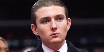 El Servicio Secreto de EEUU investiga un video de la televisión estatal iraní que amenaza a Barron Trump, hijo del presidente