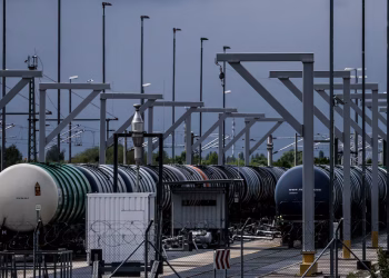 El petróleo terminó la semana con nuevos aumentos debido a la creciente tensión en el estrecho de Ormuz