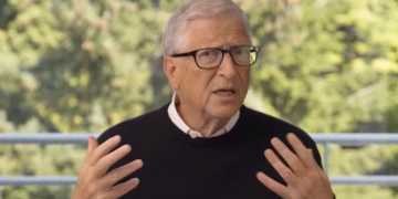 Bill Gates cuestiona que Gobiernos y ciudadanos no intervienen para regular la IA: “Lo negativo podría superar lo positivo”