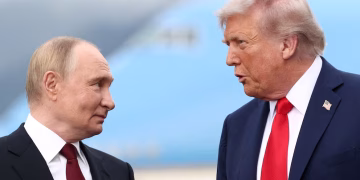 Donald Trump habló por teléfono con Vladimir Putin y le pidió terminar cuanto antes la guerra en Ucrania