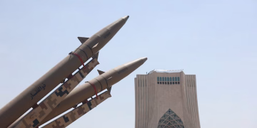 Irán amenazó con “ataques devastadores” contra bases de EEUU si Washington “comete un error”