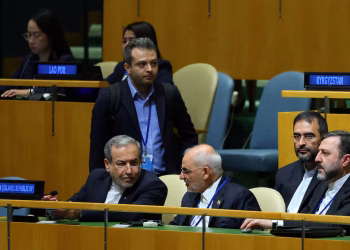 Irán dio detalles de su propuesta para reabrir el estrecho de Ormuz y el precio del petróleo cae en Europa y Estados Unidos