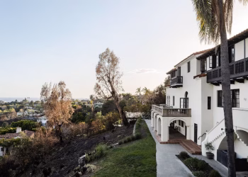 Una villa en Los Ángeles que sirvió de refugio para exiliados alemanes que huían de los nazis reabre sus puertas