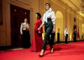 Dos estilos antagónicos: los looks que eligieron las primeras damas Melania Trump y Peng Liyuan para la gala de la Casa Blanca