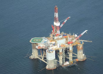Argentina: Inician demanda por explotación petrolera en Malvinas