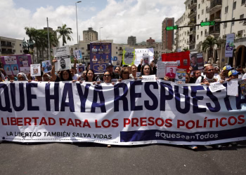 Los familiares de presos políticos exigieron a Delcy Rodríguez nuevas liberaciones en Caracas