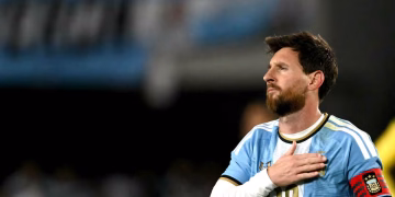 Messi se despide de Argentina entre lágrimas, homenajes y un último gol